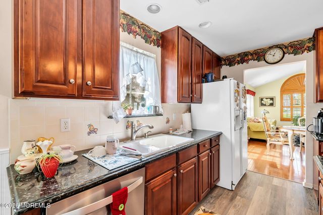 3 Wellington Lane, Lakewood, NJ 08701