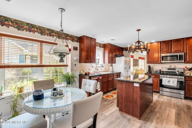 3 Wellington Lane, Lakewood, NJ 08701