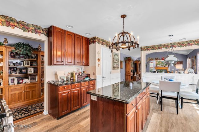 3 Wellington Lane, Lakewood, NJ 08701