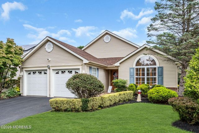 3 Wellington Lane, Lakewood, NJ 08701
