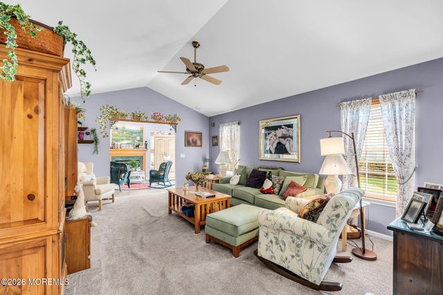 3 Wellington Lane, Lakewood, NJ 08701
