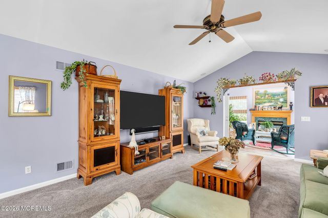 3 Wellington Lane, Lakewood, NJ 08701