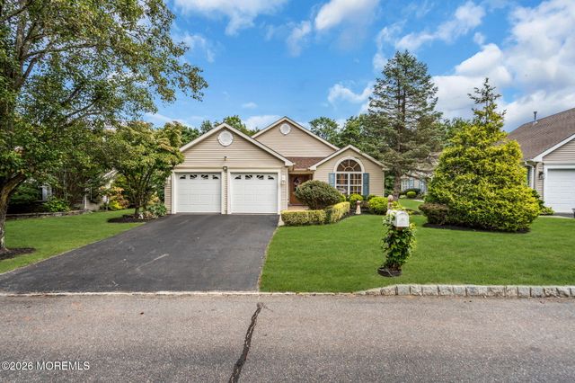 3 Wellington Lane, Lakewood, NJ 08701