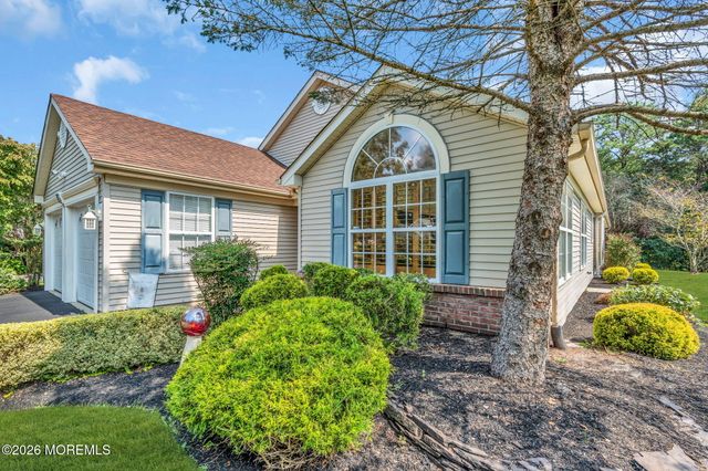 3 Wellington Lane, Lakewood, NJ 08701