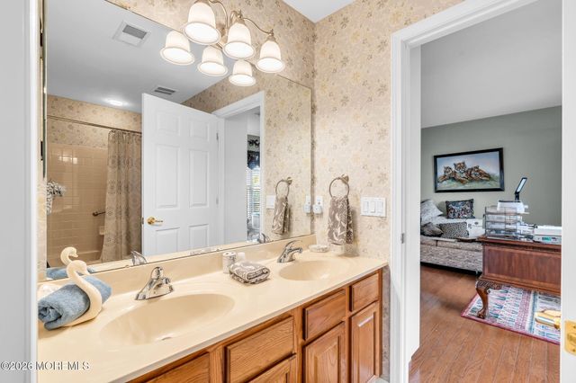3 Wellington Lane, Lakewood, NJ 08701