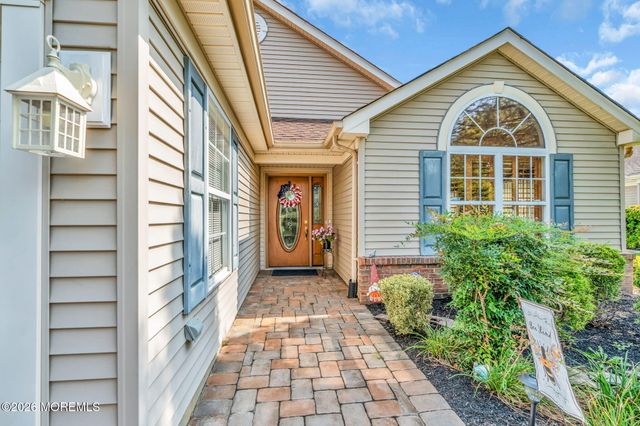 3 Wellington Lane, Lakewood, NJ 08701