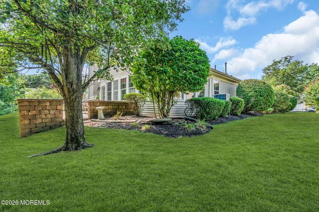 3 Wellington Lane, Lakewood, NJ 08701