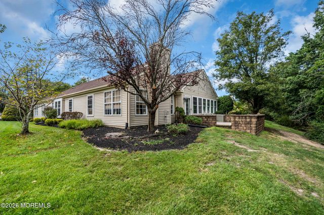 3 Wellington Lane, Lakewood, NJ 08701