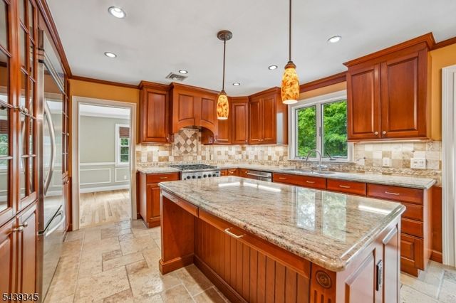 87 Reinman Rd, Warren Twp., NJ 07059
