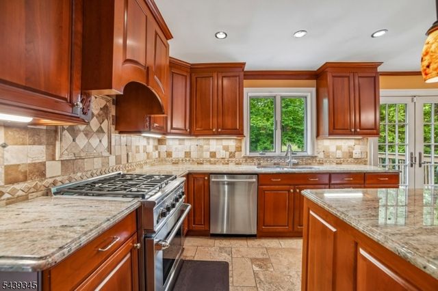 87 Reinman Rd, Warren Twp., NJ 07059