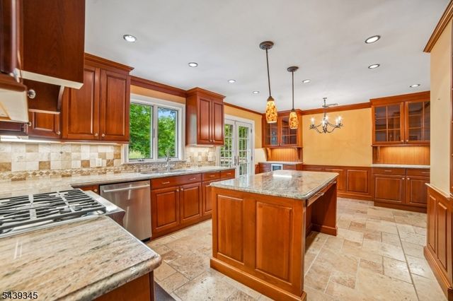 87 Reinman Rd, Warren Twp., NJ 07059