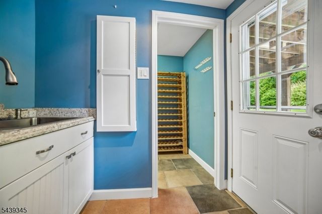 87 Reinman Rd, Warren Twp., NJ 07059