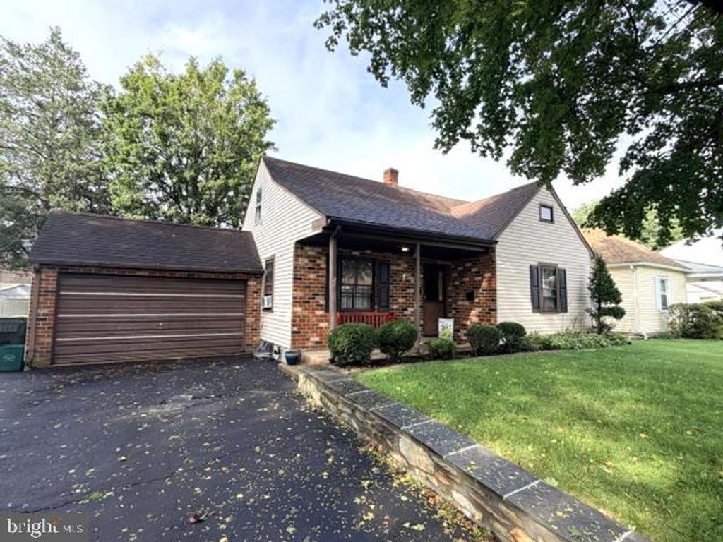 21 EDWARD RD, Hatboro, PA 19040
