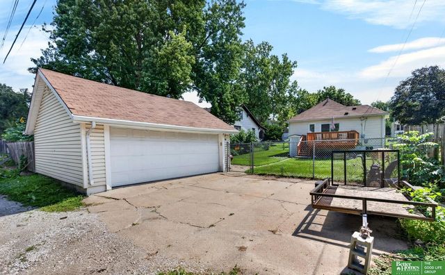 2340 N 65 Avenue, Omaha, NE 68104