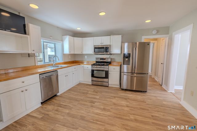 12 Jackson Avenue, Stratford, CT 06615