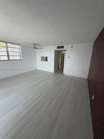 12590 NE 16th Avenue 512, North Miami, FL 33161