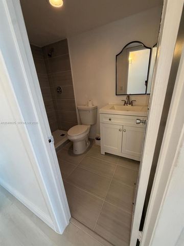 12590 NE 16th Avenue 512, North Miami, FL 33161