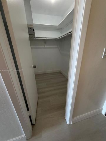 12590 NE 16th Avenue 512, North Miami, FL 33161
