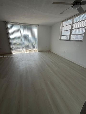 12590 NE 16th Avenue 512, North Miami, FL 33161