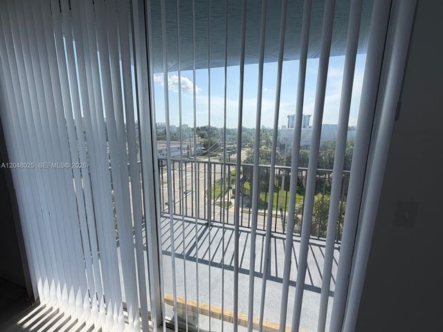 12590 NE 16th Avenue 512, North Miami, FL 33161
