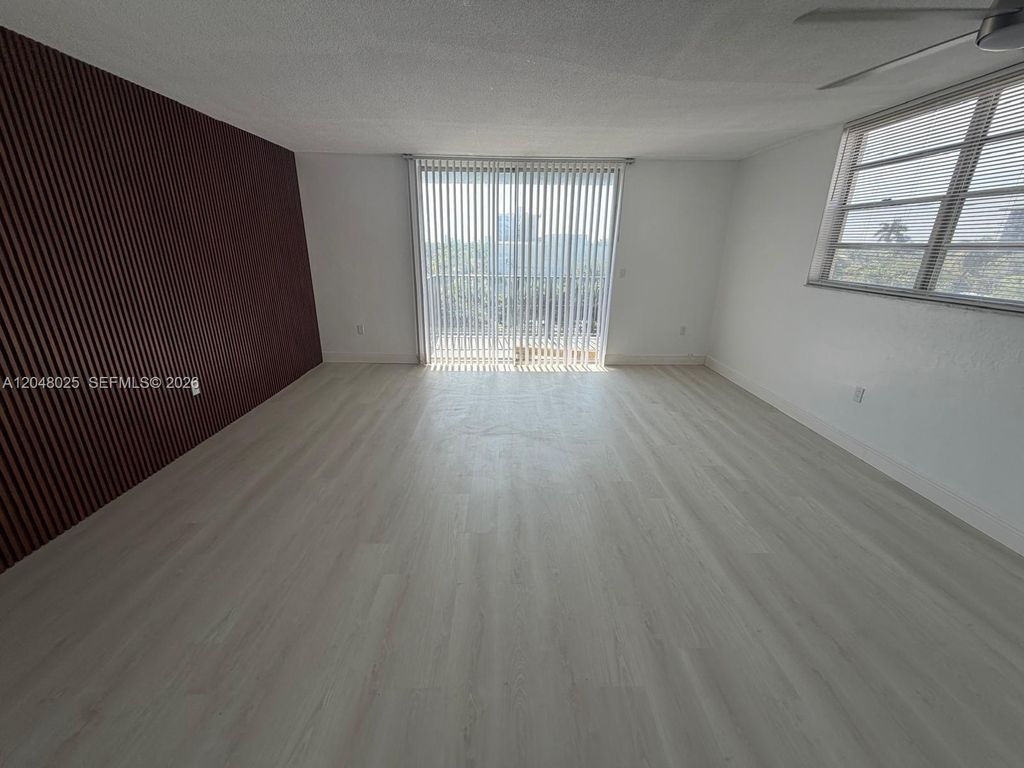 12590 NE 16th Avenue 512, North Miami, FL 33161