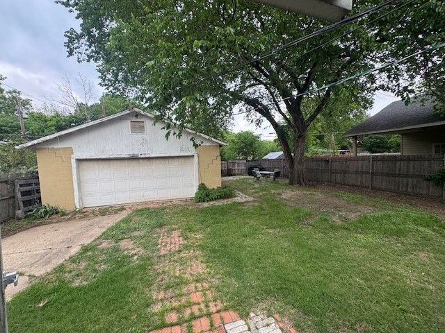1634 Ash Street, Grand Prairie, TX 75050