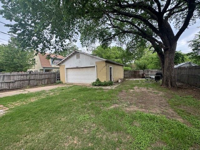 1634 Ash Street, Grand Prairie, TX 75050