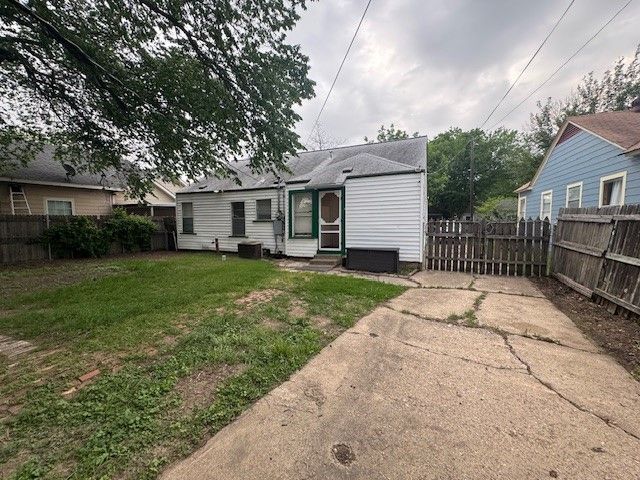 1634 Ash Street, Grand Prairie, TX 75050