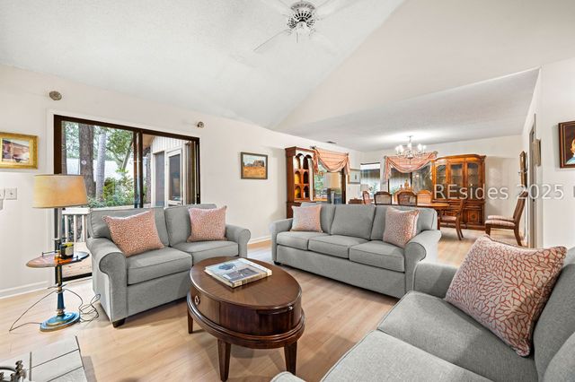 28 Oak Ct, Hilton Head Island, SC 29928