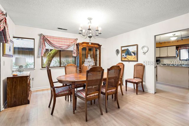 28 Oak Ct, Hilton Head Island, SC 29928