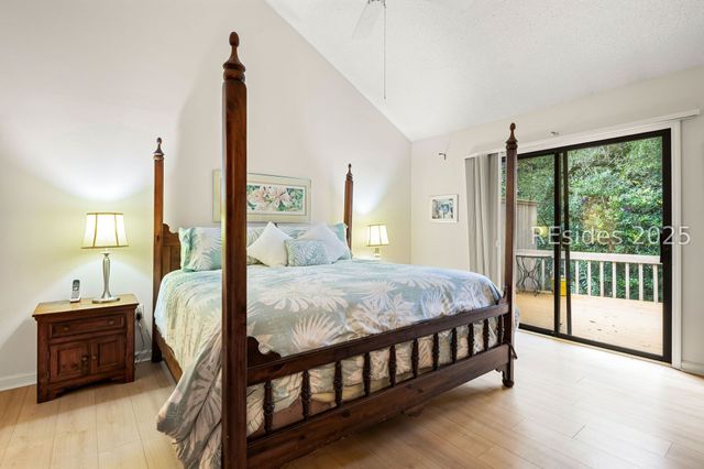 28 Oak Ct, Hilton Head Island, SC 29928