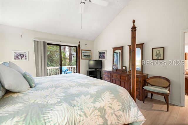 28 Oak Ct, Hilton Head Island, SC 29928