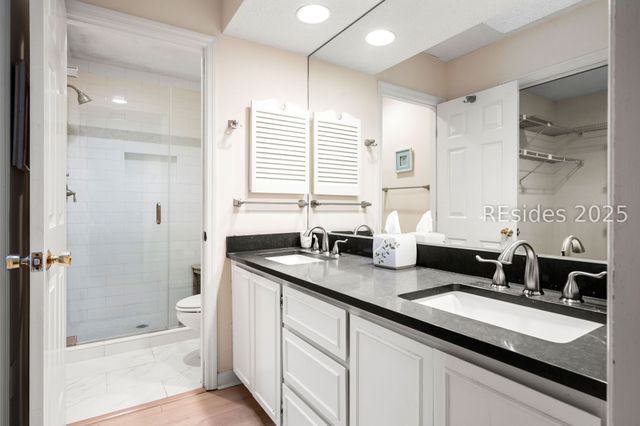 28 Oak Ct, Hilton Head Island, SC 29928