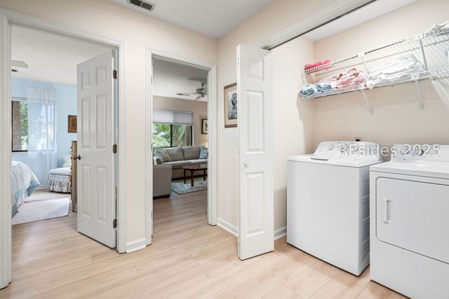 28 Oak Ct, Hilton Head Island, SC 29928