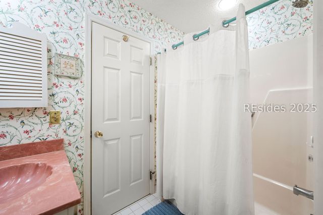 28 Oak Ct, Hilton Head Island, SC 29928