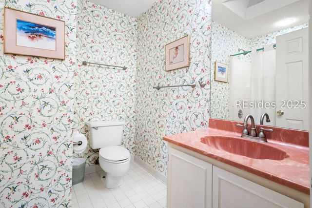 28 Oak Ct, Hilton Head Island, SC 29928