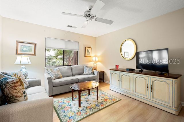 28 Oak Ct, Hilton Head Island, SC 29928