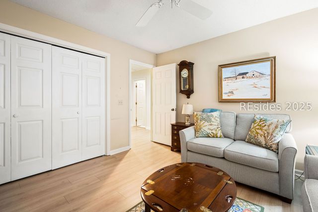 28 Oak Ct, Hilton Head Island, SC 29928