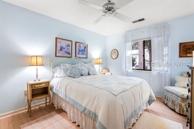 28 Oak Ct, Hilton Head Island, SC 29928