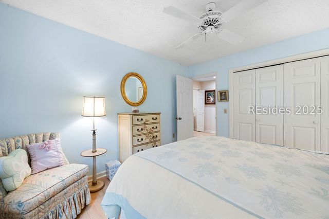 28 Oak Ct, Hilton Head Island, SC 29928