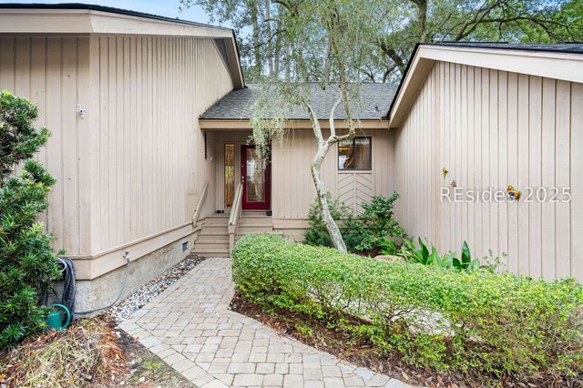 28 Oak Ct, Hilton Head Island, SC 29928