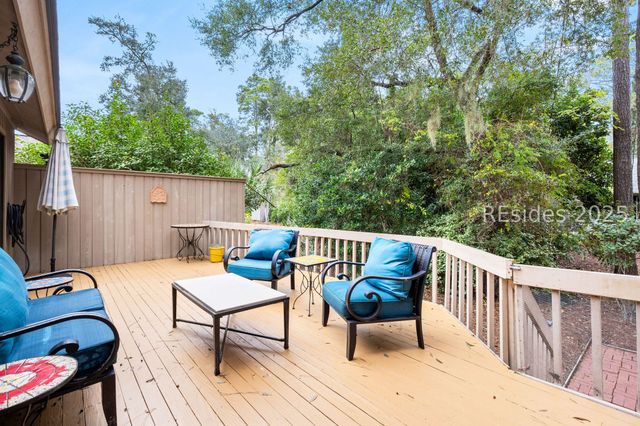 28 Oak Ct, Hilton Head Island, SC 29928