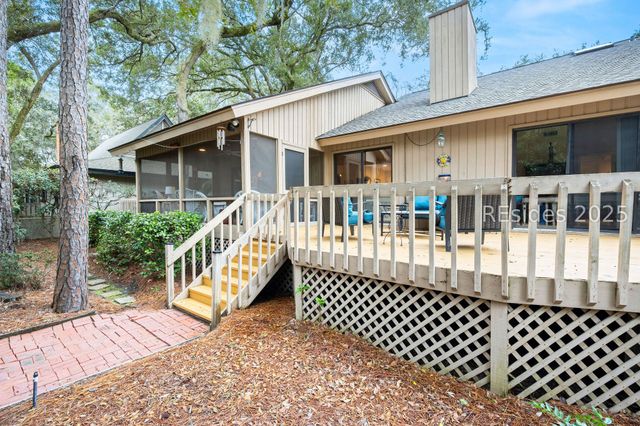 28 Oak Ct, Hilton Head Island, SC 29928