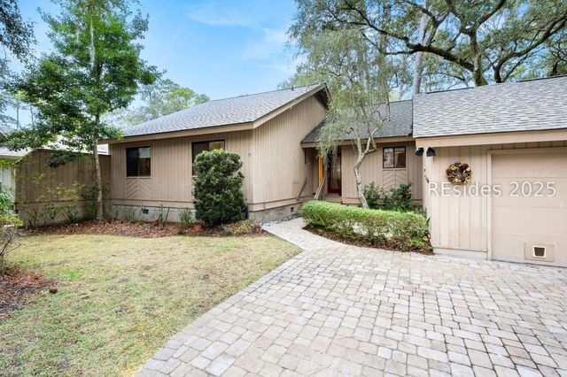 28 Oak Ct, Hilton Head Island, SC 29928