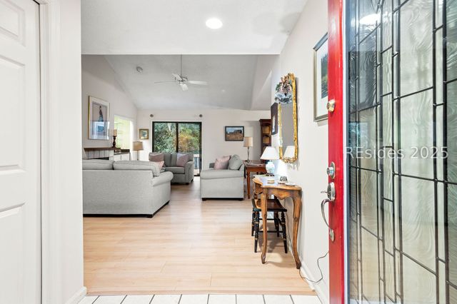 28 Oak Ct, Hilton Head Island, SC 29928