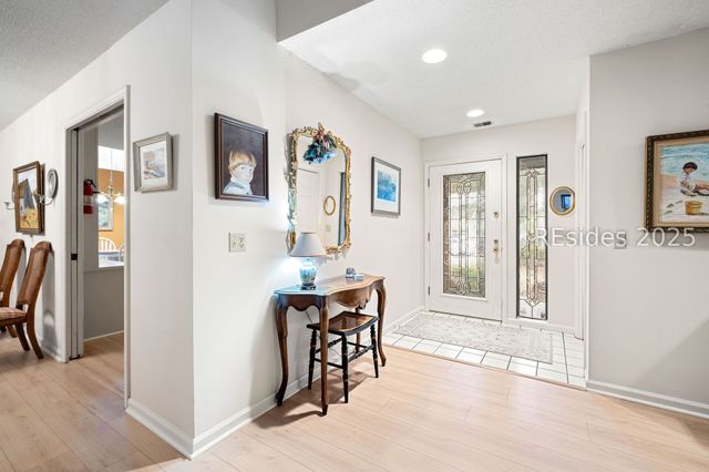 28 Oak Ct, Hilton Head Island, SC 29928