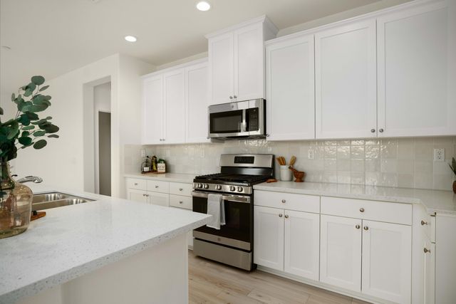 3704 Camino Mia Court, Rosamond, CA 93560