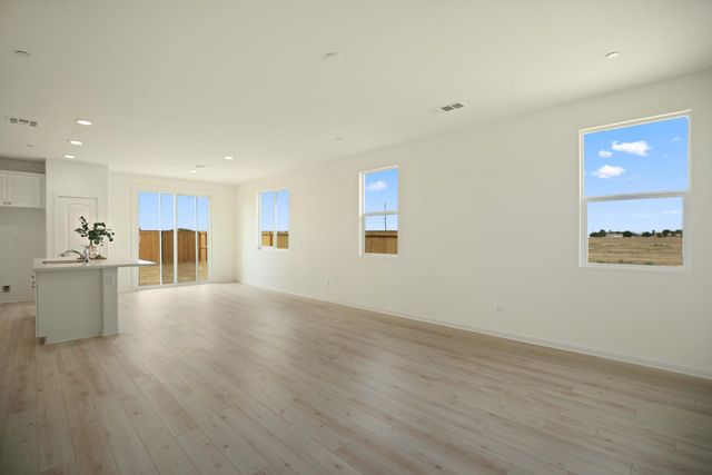 3704 Camino Mia Court, Rosamond, CA 93560