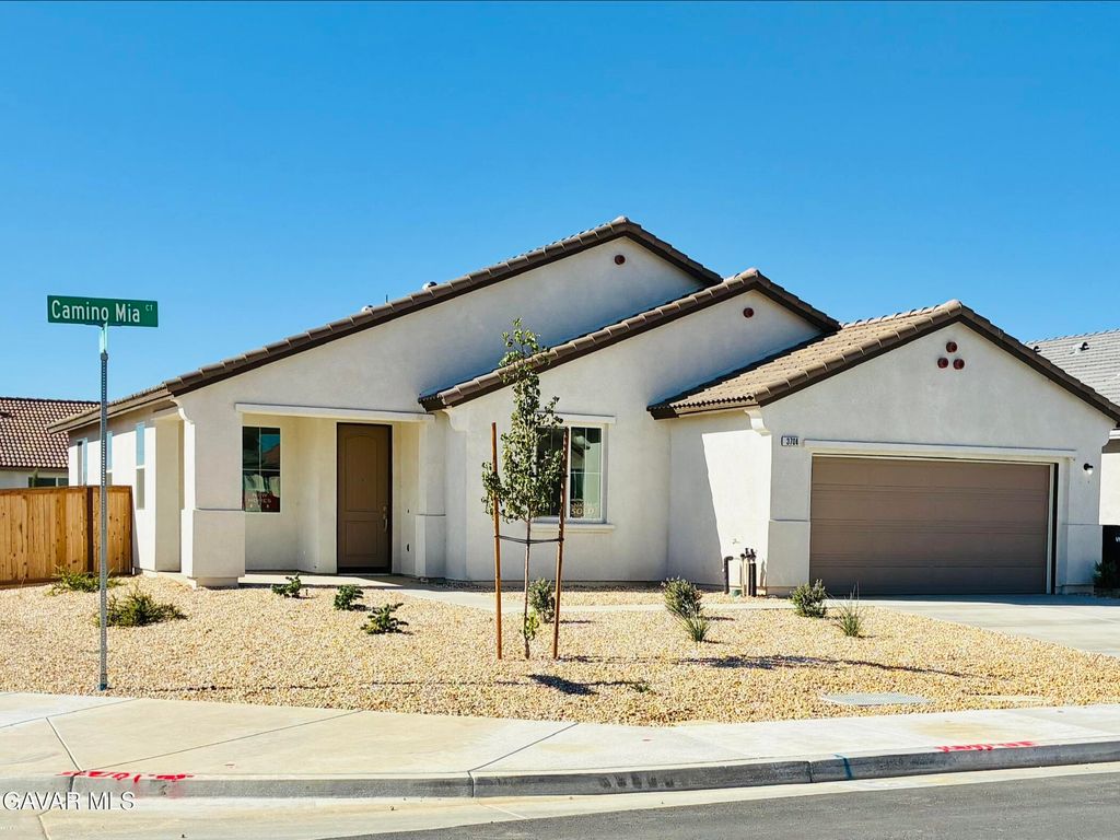 3704 Camino Mia Court, Rosamond, CA 93560