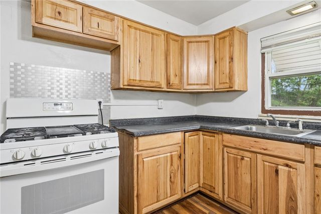 577 ISABELLA, Charleroi Boro, PA 15022